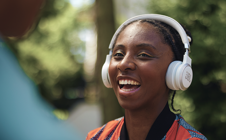JBL Live 670NC Bluetooth 5.3 ondersteund door LE audio (*) - Image